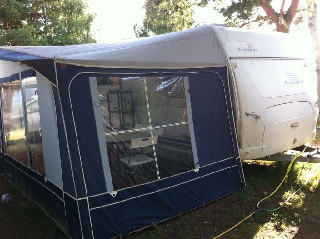 Nowoczesne Przyczepy Kempingowe Chalupy Royal-Camp Exterior photo